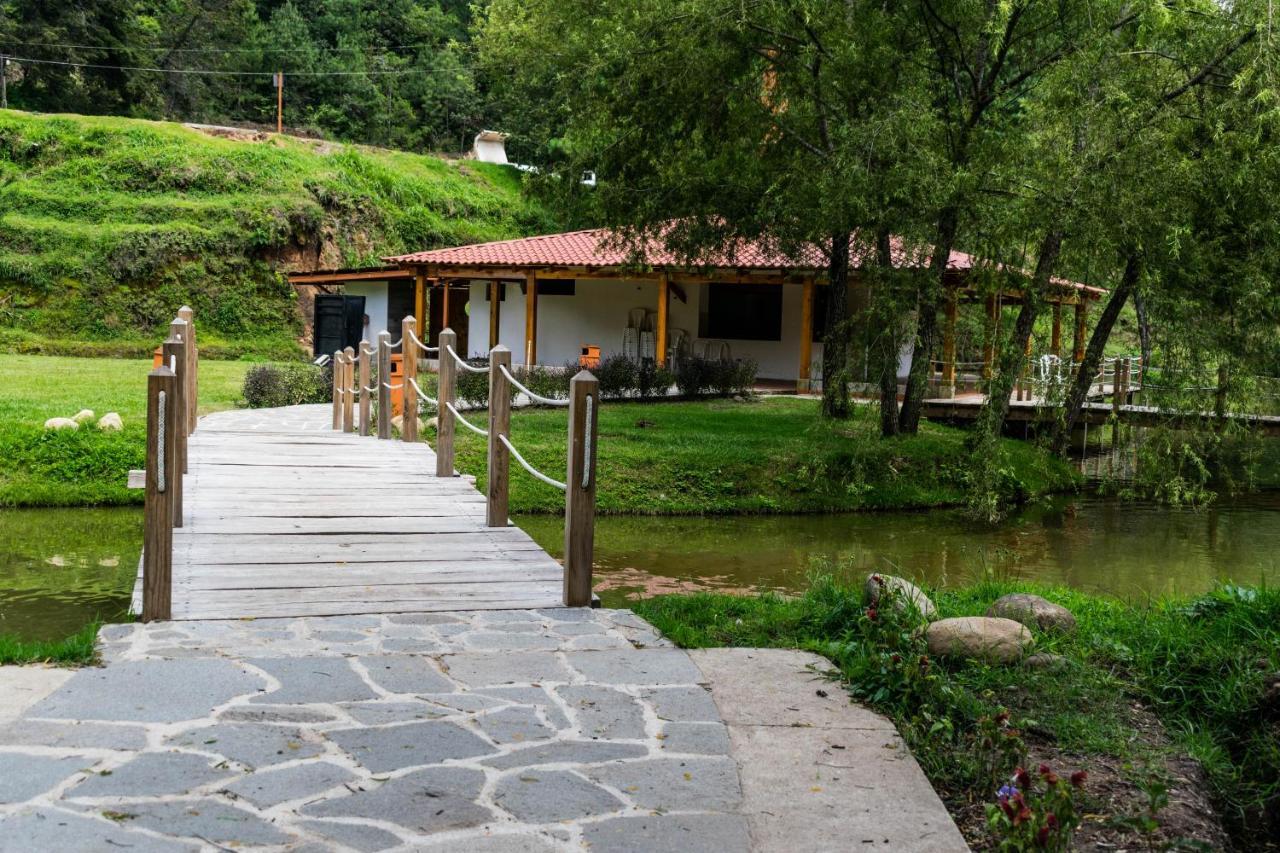 Casa Montana Hotel Chichicastenango Exterior photo