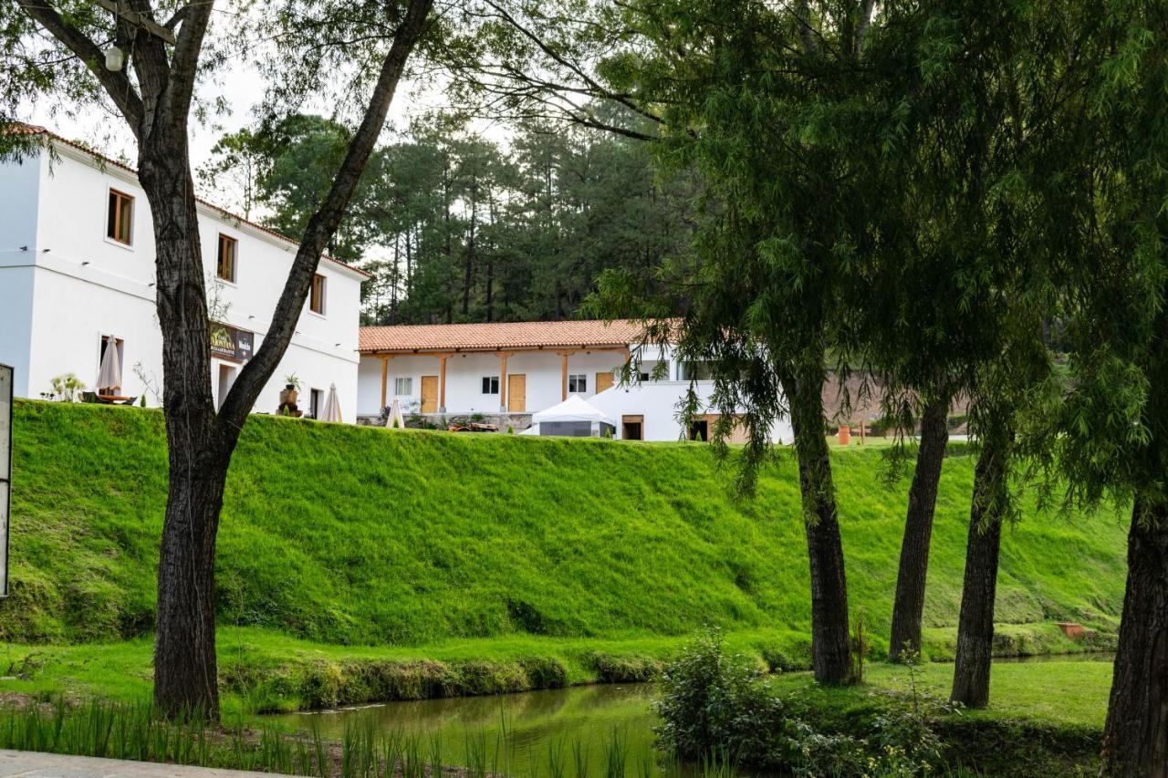 Casa Montana Hotel Chichicastenango Exterior photo